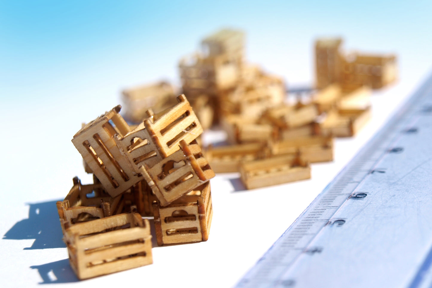 naaron88 built HO scale wooden crates for dioramas, dollhouses, miniature sceneries.