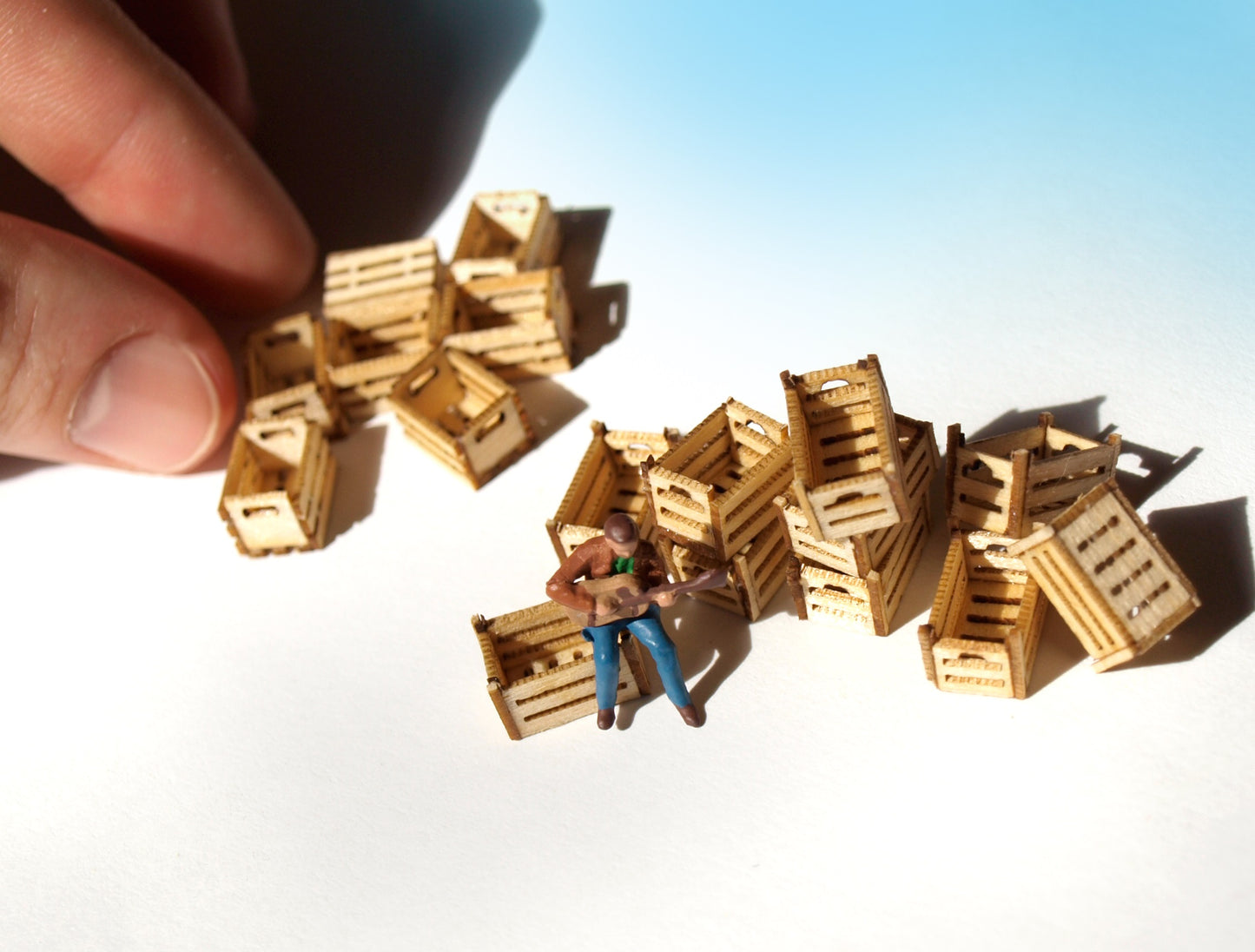 naaron88 built HO scale wooden crates for dioramas, dollhouses, miniature sceneries.