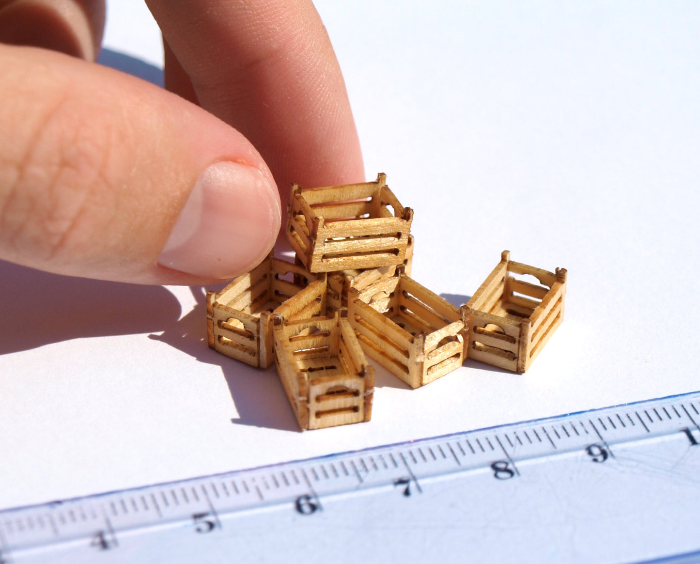 naaron88 built HO scale wooden crates for dioramas, dollhouses, miniature sceneries. Type B.