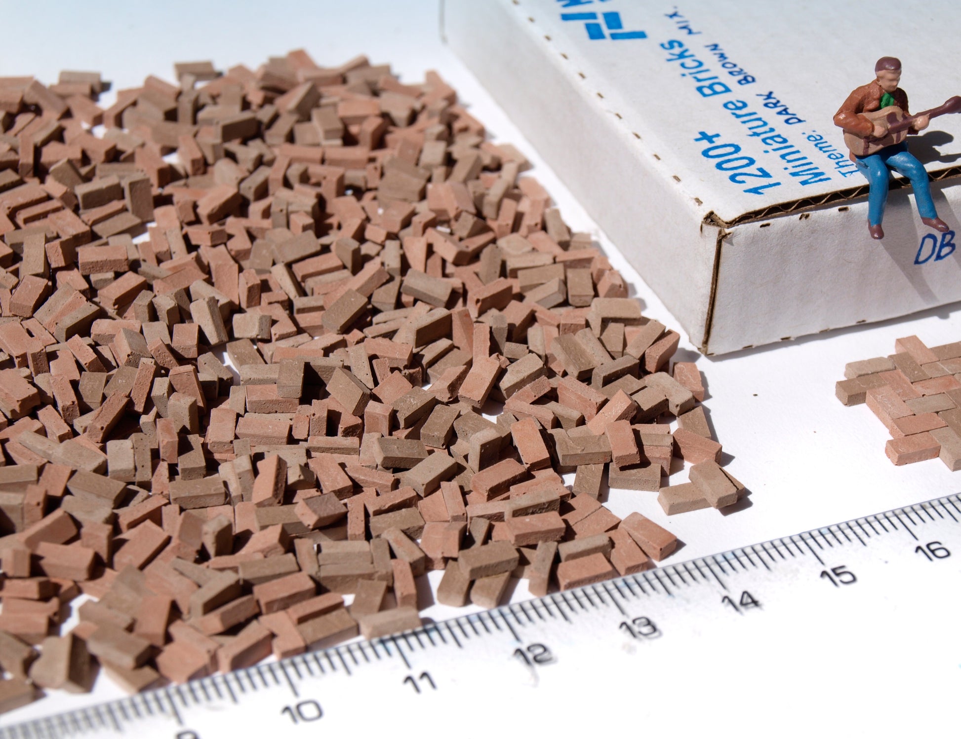 naaron88 Miniature Bricks Dark Brown mix for O scale dioramas and model building.