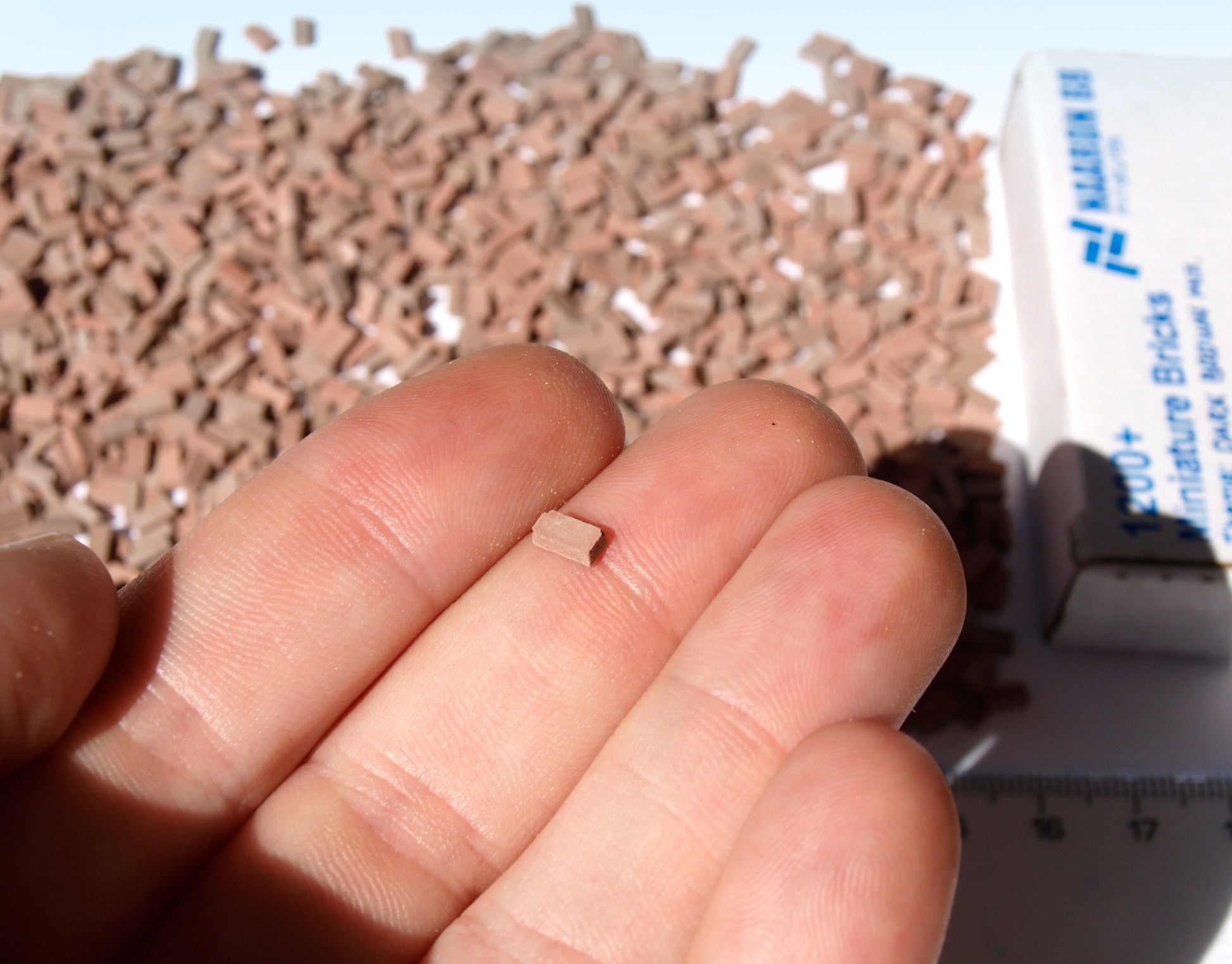 naaron88 Miniature Bricks Dark Brown mix for O scale dioramas and model building.