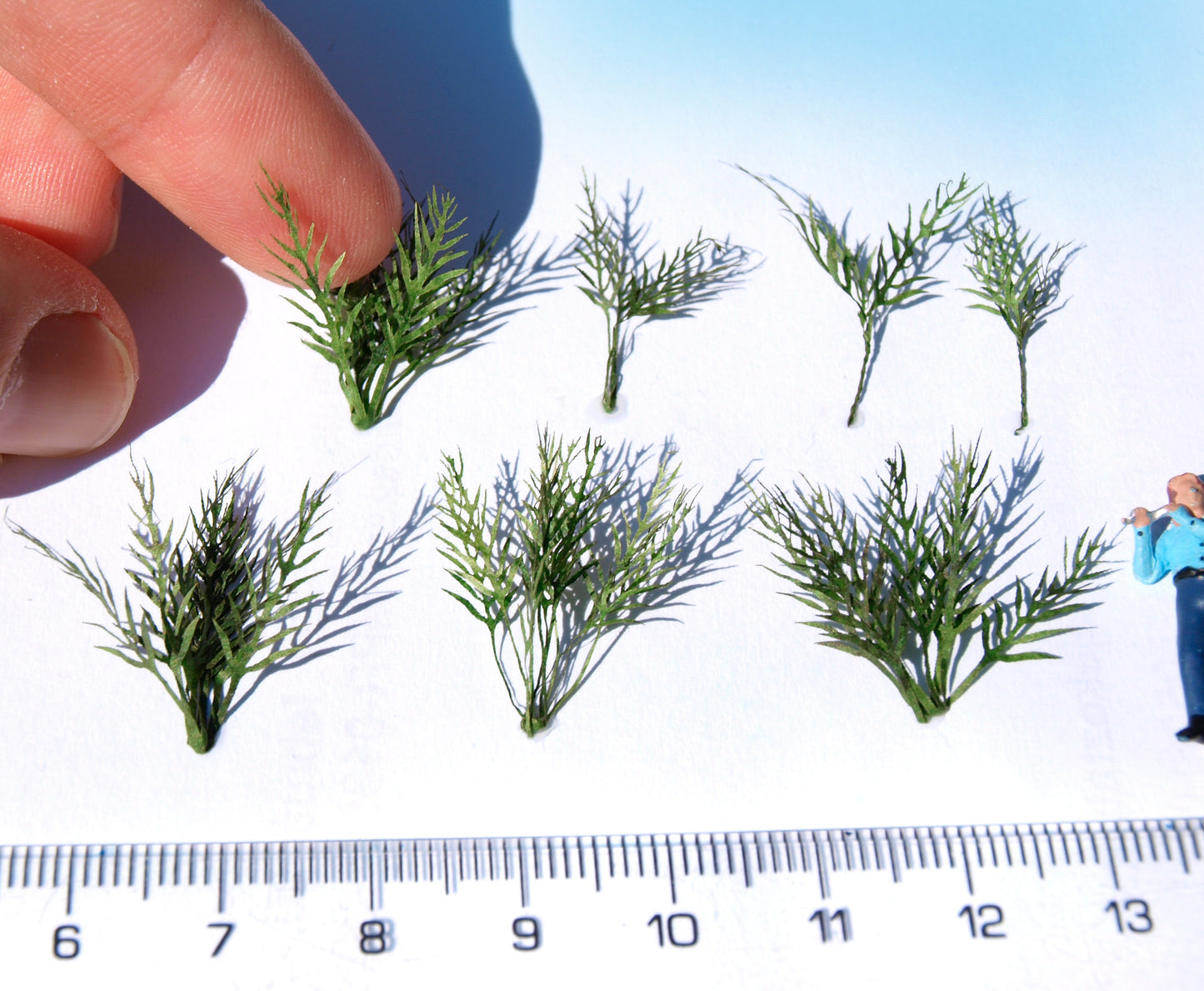 naaron88 miniature model laser cut plant set, Palm Areca, for HO scale dioramas.