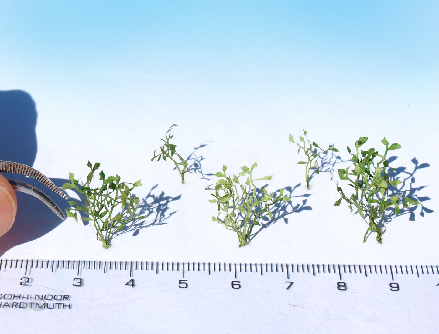 naaron88 Laser cutted plants leafy bushes "A" for model making, 1:87 diorama dollhouse railway scenery