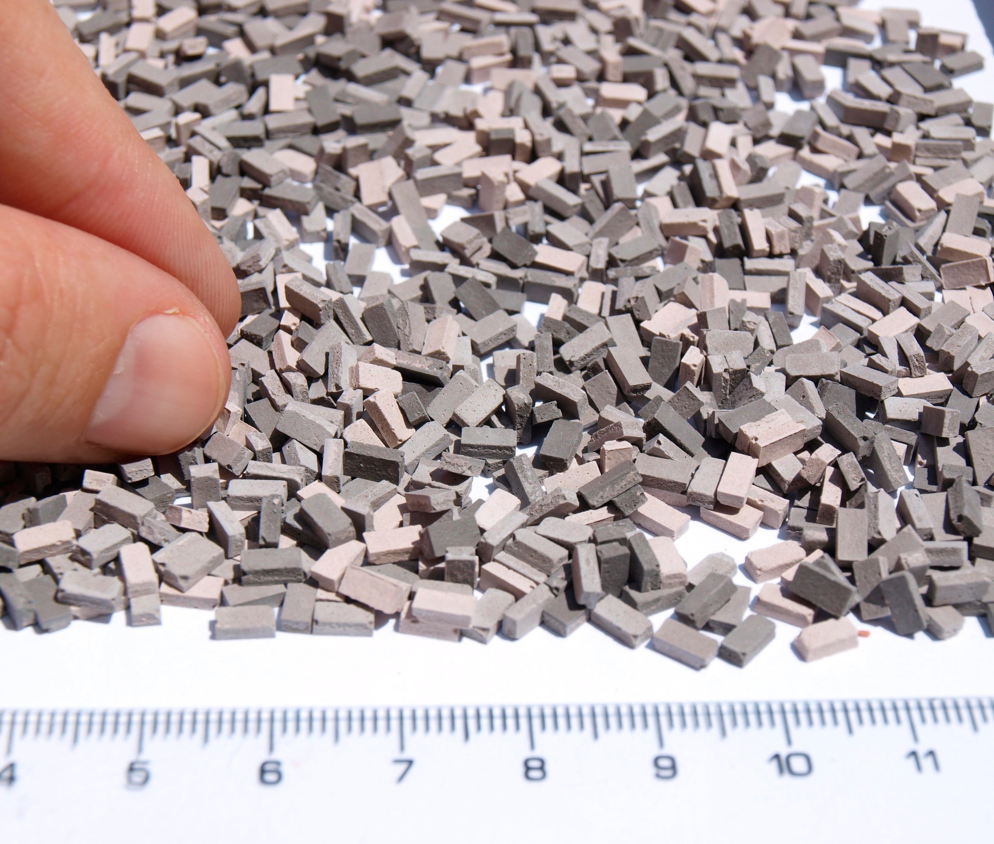 naaron88 Miniature gray mix bricks for O scale dioramas, dollhouses and scenery building.