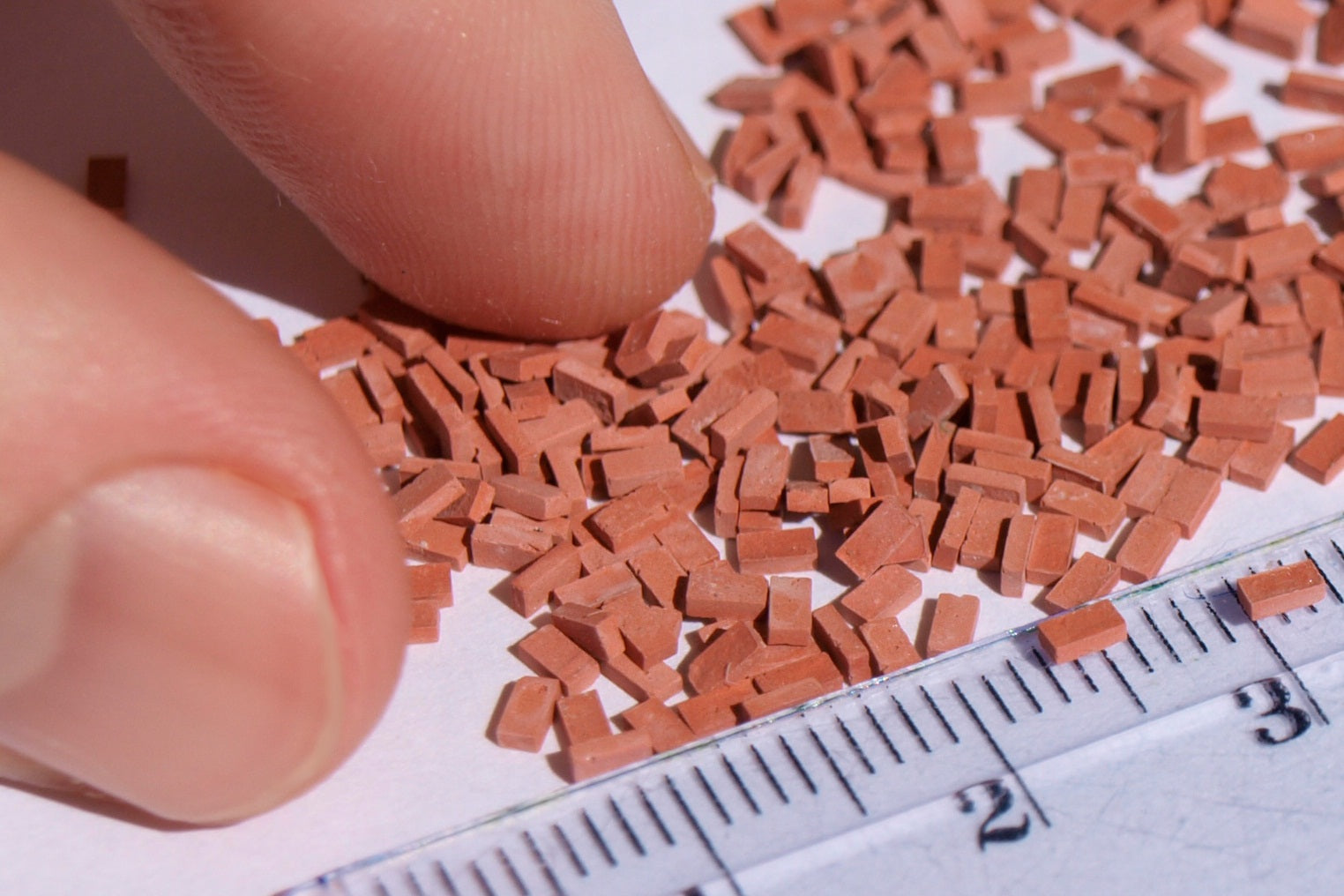 naaron88 HO N scale 1200 extreme tiny red bricks for railway dioramas.