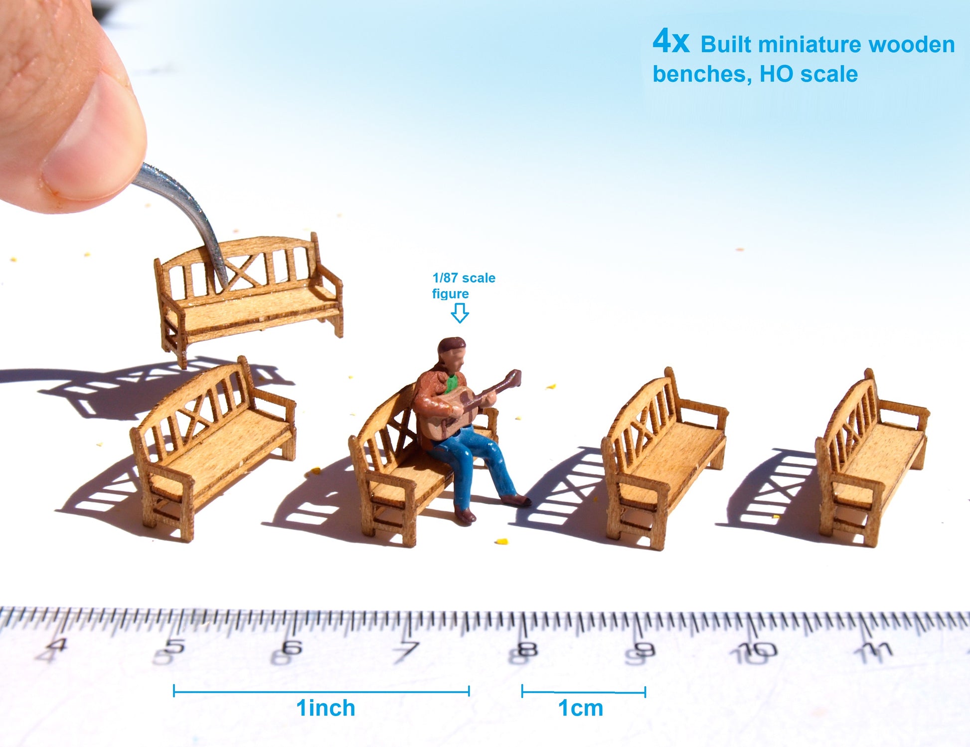 naaron88 HO scale garden benches, 4 pieces, built and painted, ready to use in your 1:87 scale miniature model diorama.