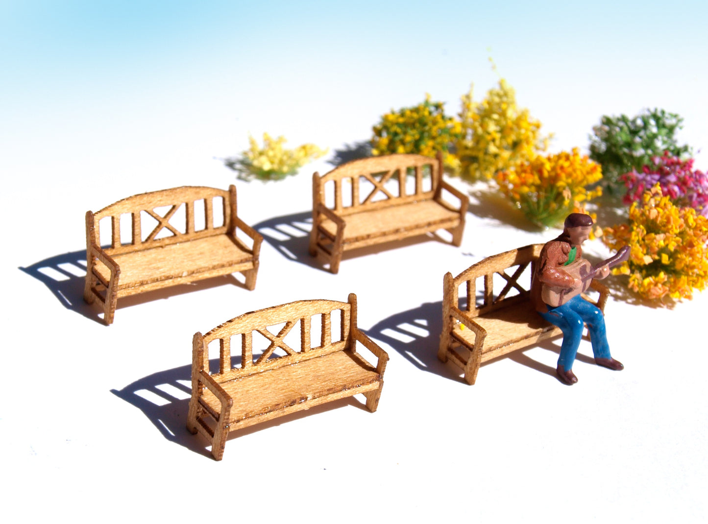 naaron88 HO scale garden benches, 4 pieces, built and painted, ready to use in your 1:87 scale miniature model diorama.